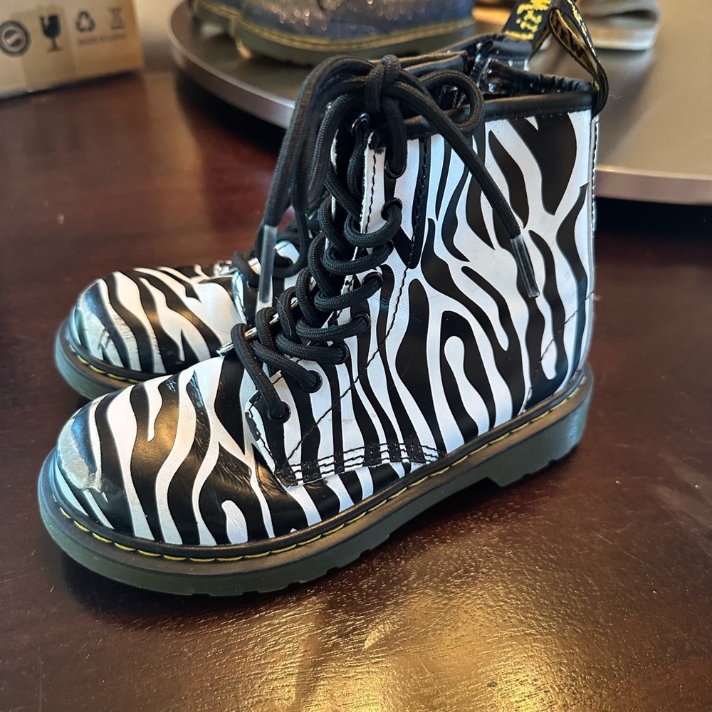 Dr. martens Kids Zebra size 1